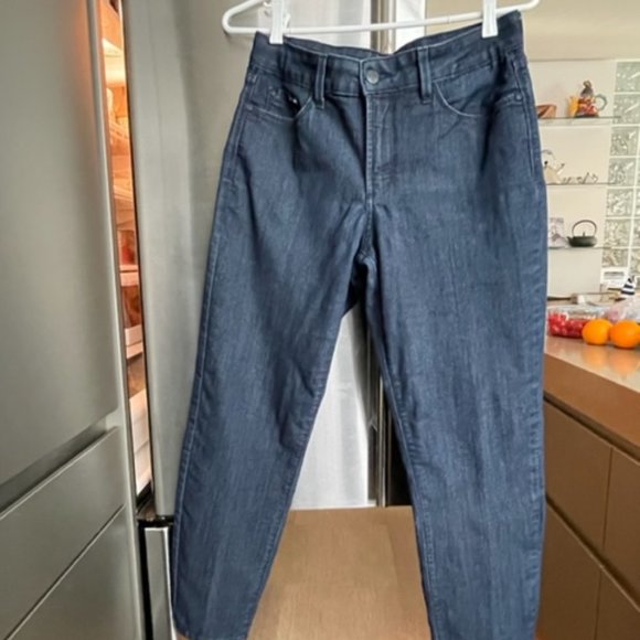 NYDJ NOT YOUR DAUGHTER’S JEANS Size 6-8 With Flattering Lift/Tuck Technology - Picture 4 of 12